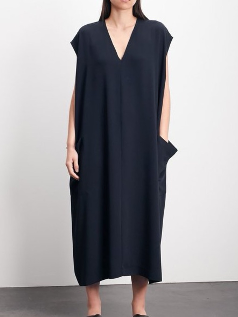 Roucha Black Last Calldom V-Neck Patch Pocket Drape Oversized Midi Dress AA